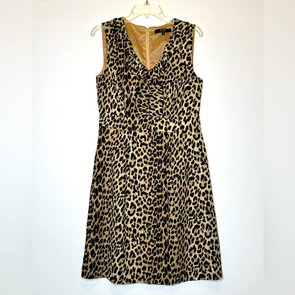 Alex Marie Cheetah Ruffled V neck‎ Dress   Sz 10